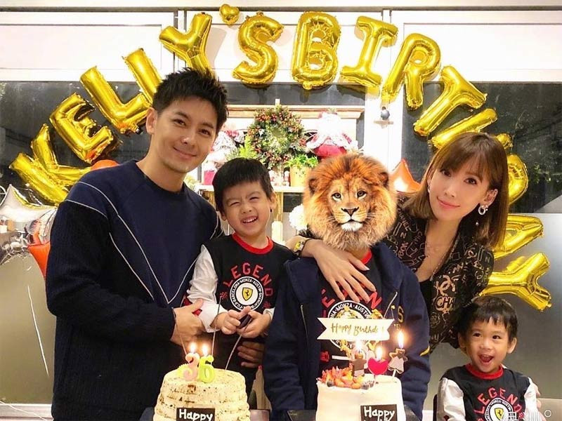 Người hâm mộ xuýt xoa vì hạnh phúc viên mãn của Lâm Chí Dĩnh khi anh xuất hiện cùng vợ và 3 con trai.