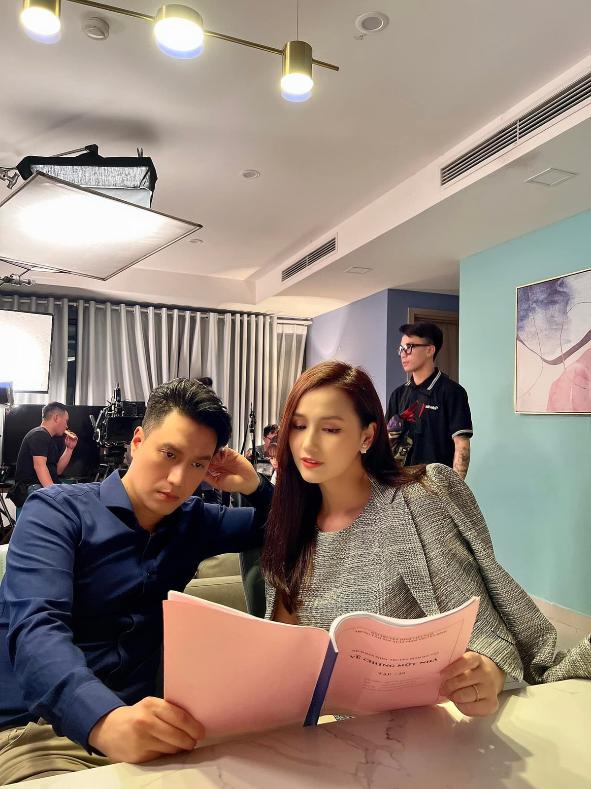 Trước Hồng Diễm, Lã Thanh Huyền cũng thuộc dàn mỹ nhân đóng cặp với Việt Anh. Cả hai vào vai vợ chồng trong phim "Chồng cũ, vợ cũ, người yêu cũ".