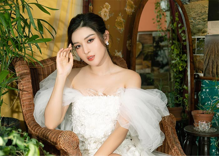 Tuy nhiên, hiện tại Huyền My khẳng định cô đang độc thân và rất kín tiếng chuyện đời tư. (Ảnh: FBNV)