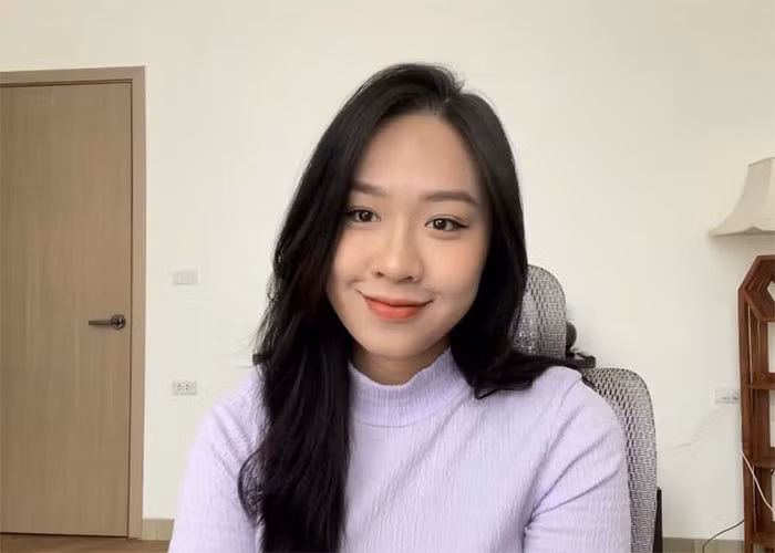 Sau khi sinh con, người đẹp 26 tuổi chăm chỉ tập luyện để lấy lại vóc dáng.