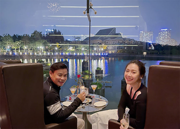 Tuy vậy, cuộc sống của người đẹp top 15 Hoa hậu Việt Nam 2018 bên cạnh bạn trai triệu phú đô la khiến nhiều người phải ghen tị.