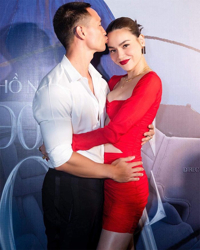 Cả hai luôn dành cho nhau những cử chỉ âu yếm, tình tứ mỗi khi xuất hiện ở các sự kiện.