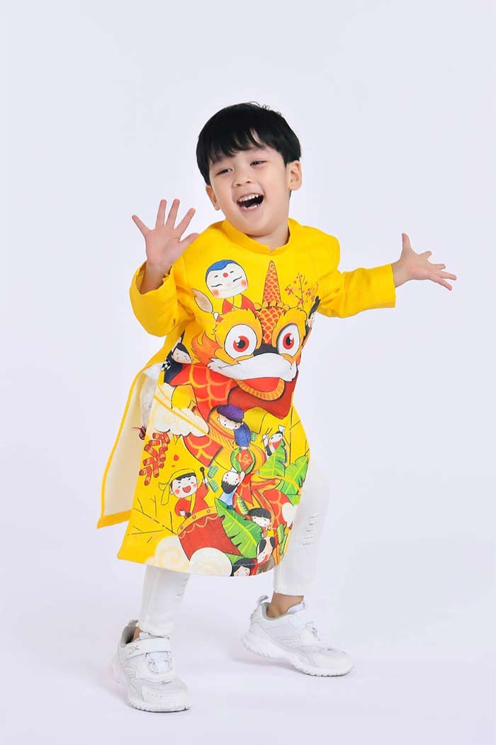 Polo Huỳnh có nụ cười và thần thái rất giống bố Hưng.