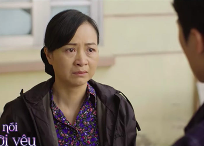 Thời gian gần đây, Linh Huệ được các đạo diễn giao cho một số vai bà mẹ khắc khổ, chịu thương chịu khó trong phim: "Hãy nói lời yêu", "Cô gái nhà người ta", "Gara hạnh phúc"... (Ảnh: VTV)