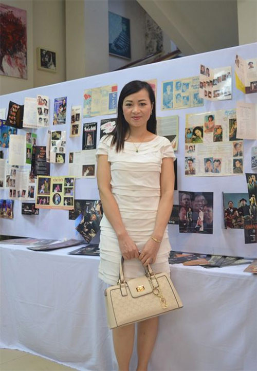 Linh Huệ đang sống hạnh phúc bên ông xã làm kinh doanh và hai con. Con gái cô năm nay đã 25 tuổi còn con trai đã 19.