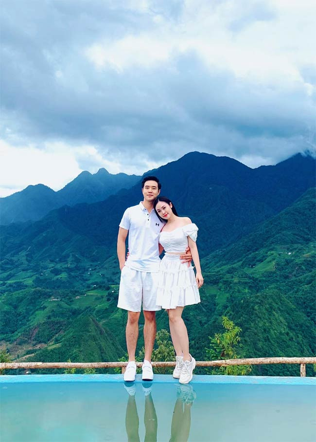 Cả hai thường xuyên khoe những khoảnh khắc tình tứ trên trang cá nhân.