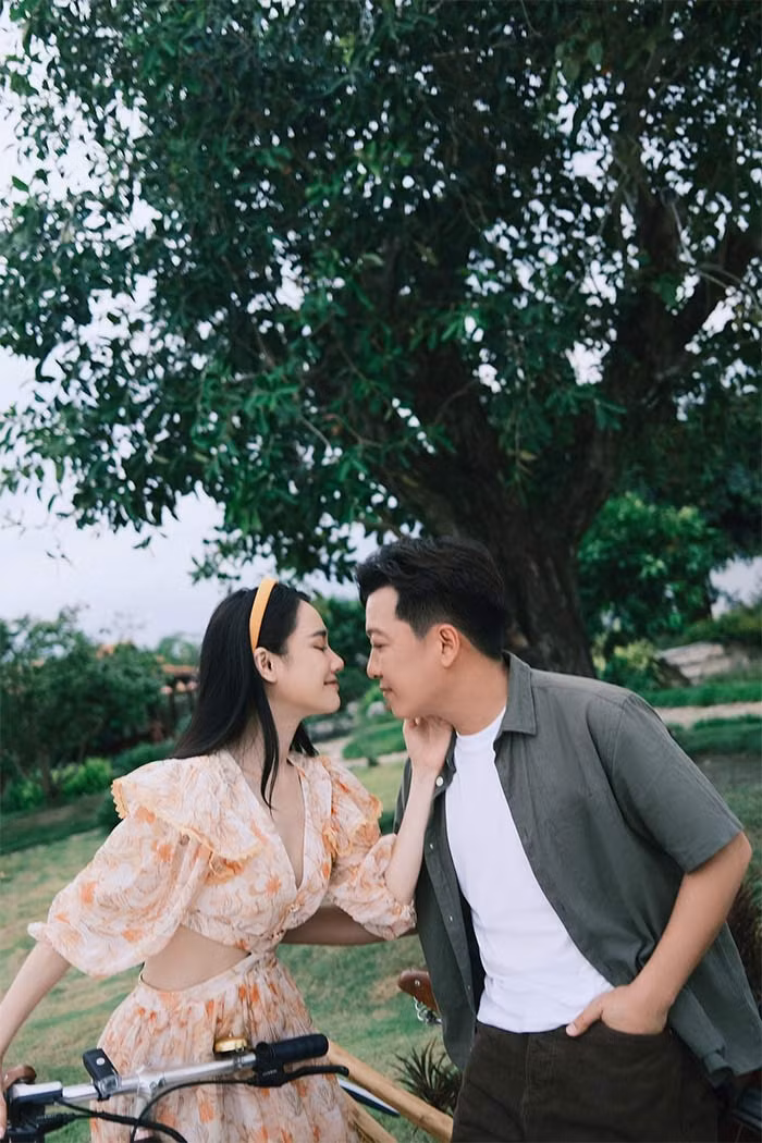 Nhã Phương từng nhiều lần bày tỏ cảm ơn ông xã hết mực yêu thương, chăm sóc vợ con và âm thầm hỗ trợ cô trong công việc.