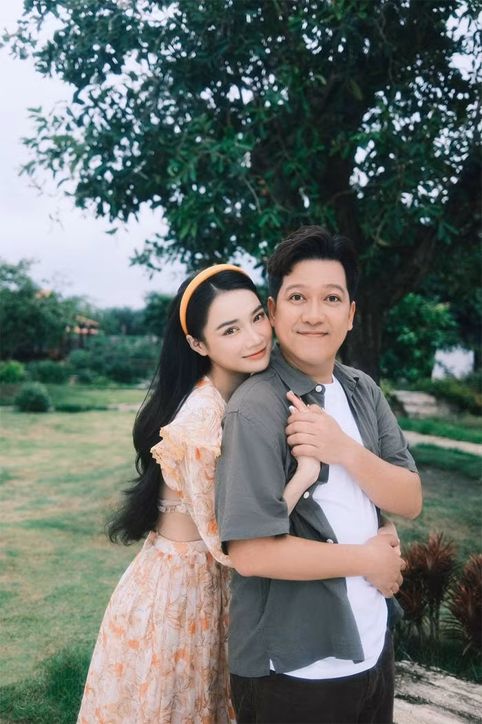 Trường Giang - Nhã Phương là một trong những cặp đôi hạnh phúc và viên mãn của showbiz Việt.