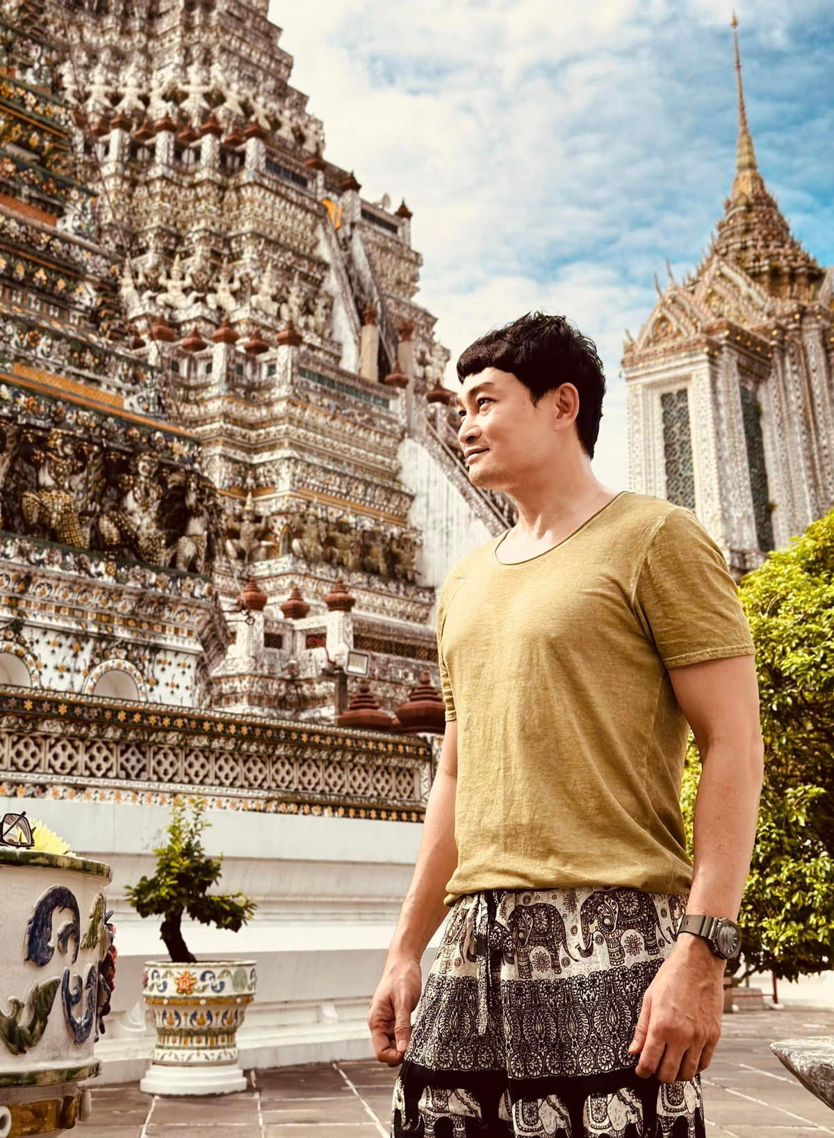 Quốc Thái chia sẻ hình ảnh đi chùa cầu duyên ở Thái Lan giữa tháng 11 vừa qua.