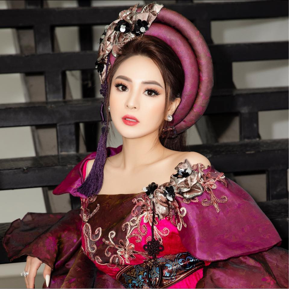 Mới đây, con gái nuôi của Hoài Linh có màn tái ngộ khán giả trên sân khấu "Giai điệu vàng" sau 1 năm vắng bóng để điều trị căn bệnh hở dây thanh quản.