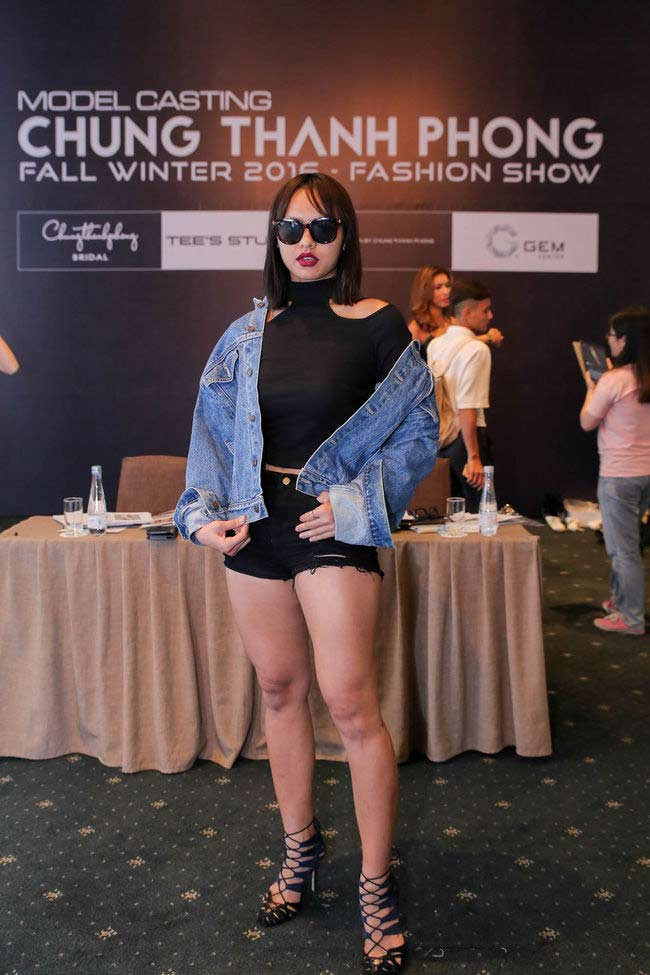 Không những thế, người đẹp sinh năm 1995 còn bị chê là da đen, nhìn không sạch sẽ, mặt không đẹp. (Ảnh: congly.vn)