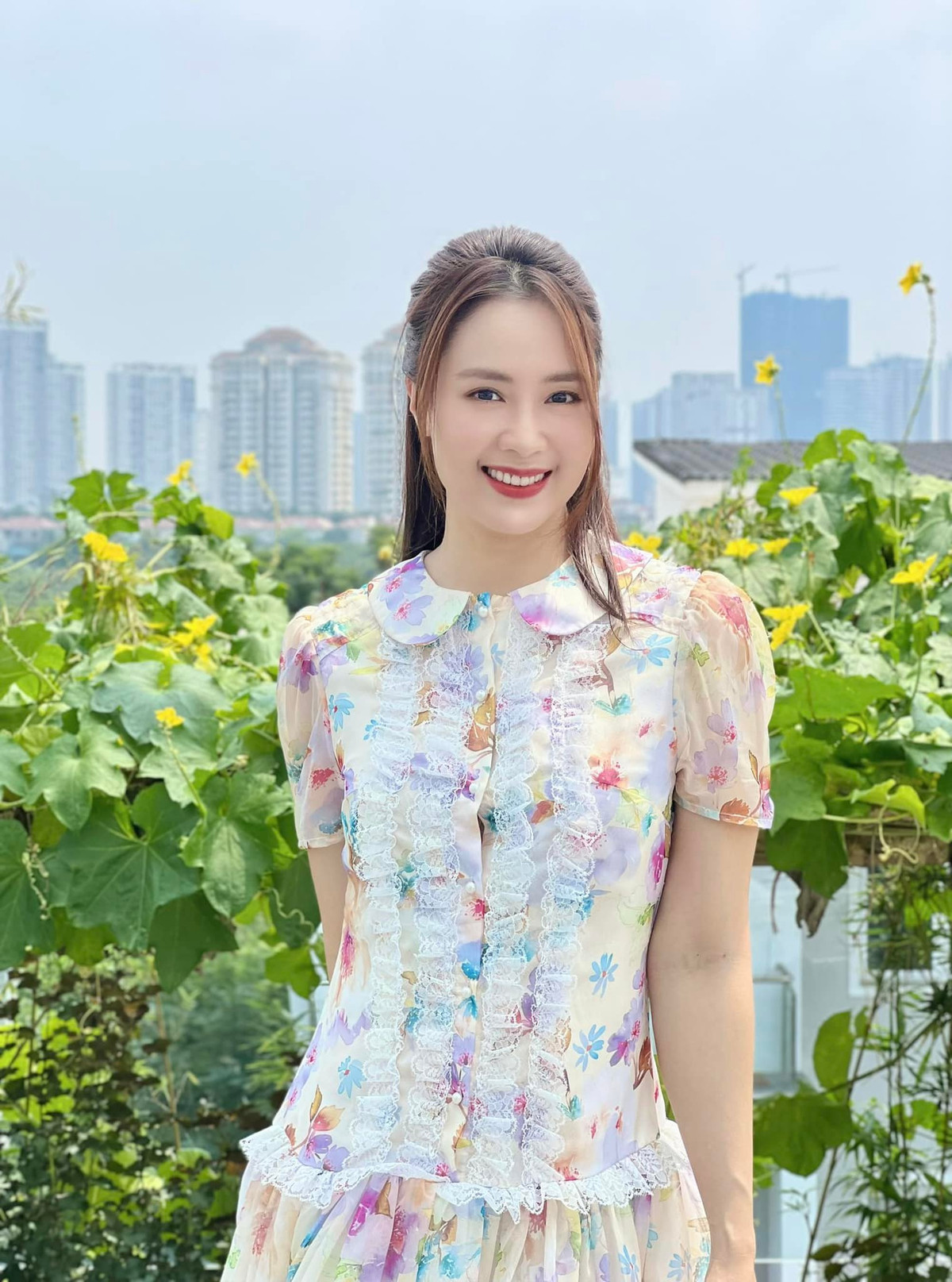 Ở tuổi 40, nữ diễn viên khiến nhiều cô gái phải ghen tị vì nhan sắc lão hóa ngược.