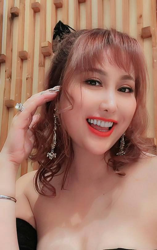 Đã nhiều lần Phi Thanh Vân chia sẻ việc có nhiều trai trẻ 9X body 6 múi theo đuổi, đủ để thấy cô tự tin với bản thân mình như thế nào.