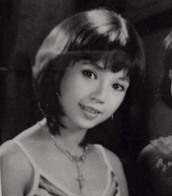 Vóc dáng nhỏ nhắn, khuôn mặt xinh xắn đặc biệt là đôi mắt to tròn rất có hồn, Lan Hương đã ghi dấu mình trong nhiều vở kịch, bộ phim.