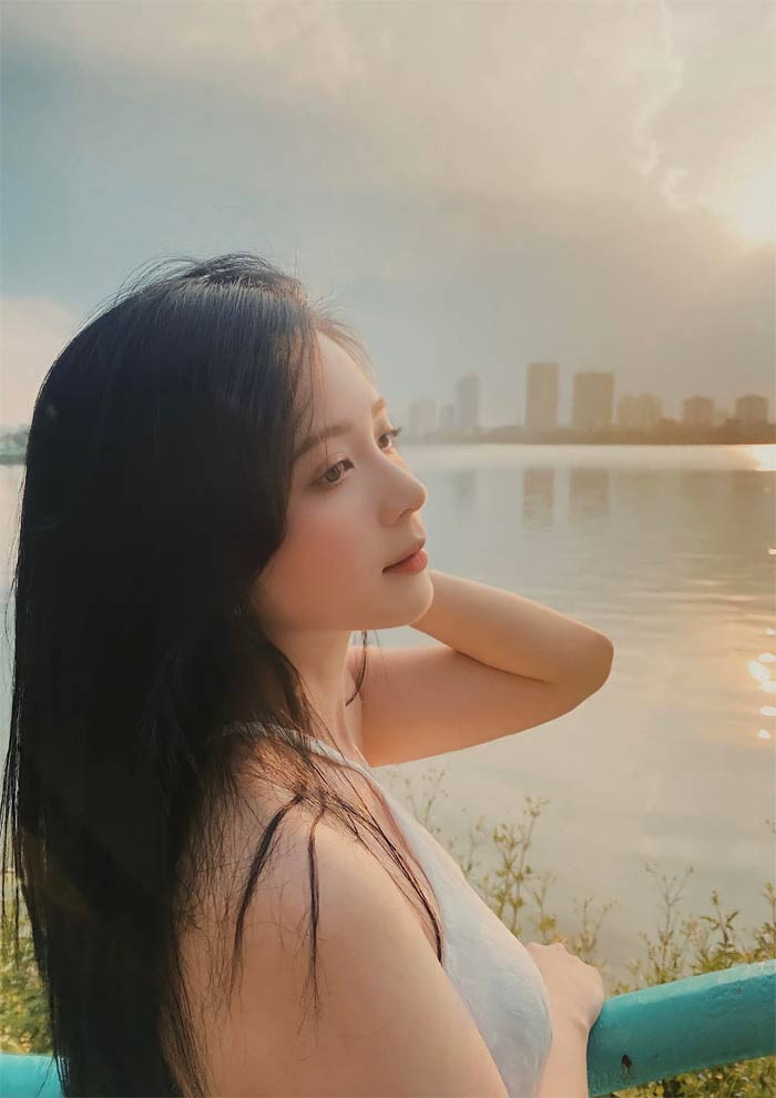 Sinh năm 1997 nhưng diễn viên Ngọc Huyền thường xuyên bị nhầm là thế hệ Gen Z bởi vẻ ngoài quá trẻ so với tuổi thực.