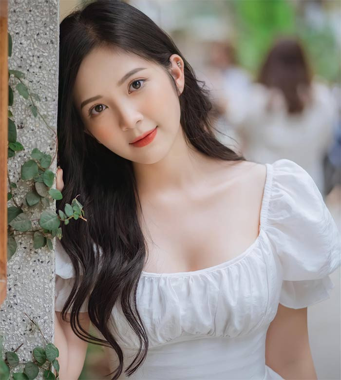 Khuôn mặt baby, vóc dáng nhỏ nhắn, nên dù đã 25 nhưng nhìn Huyền chỉ như cô bé 16-17 tuổi.