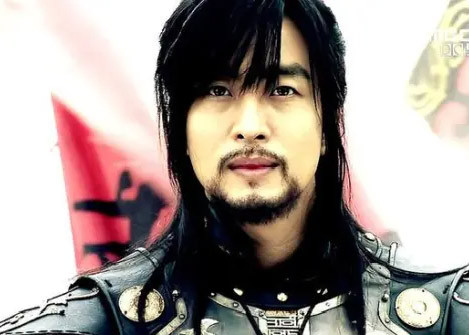 Bộ phim cuối cùng anh tham gia với vai nam thứ là "Dream High" đóng năm 2011 và phim cuối cùng anh đóng vai nam chính là “The Legend” năm 2007. (Ảnh: Allkpop)