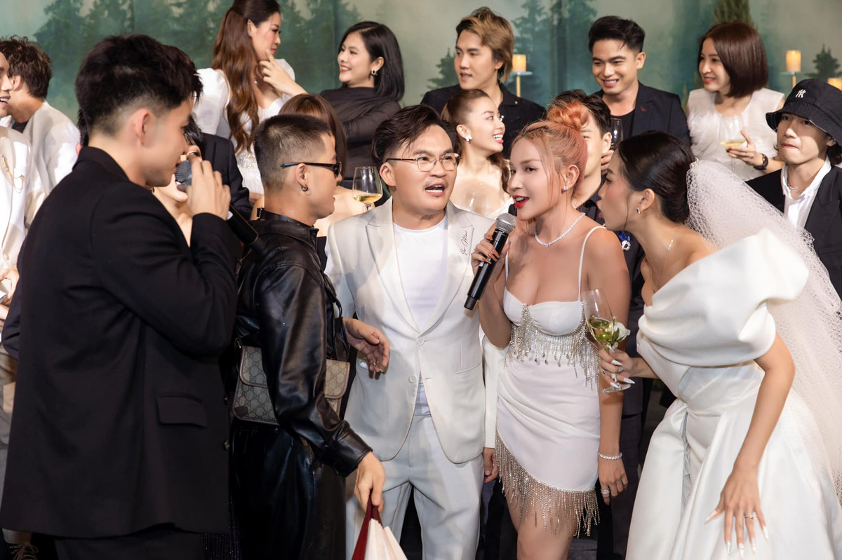 Đại Nghĩa - Võ Tấn Phát thân mật đập tan tin đồn “rạn nứt“? Dai Nghia - Vo Tan Phat than mat dap tan tin don “ran nut“?