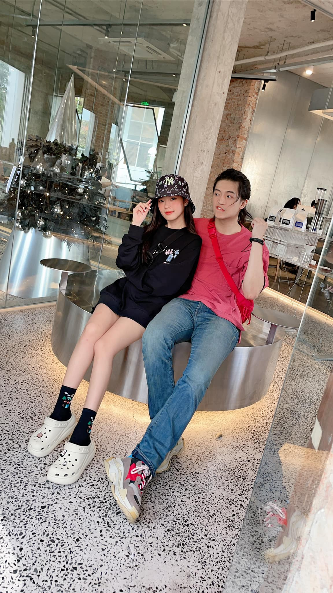 Midu chia sẻ khoảnh khắc hẹn hò ngày Chủ nhật cùng nam diễn viên gốc Đài Loan.