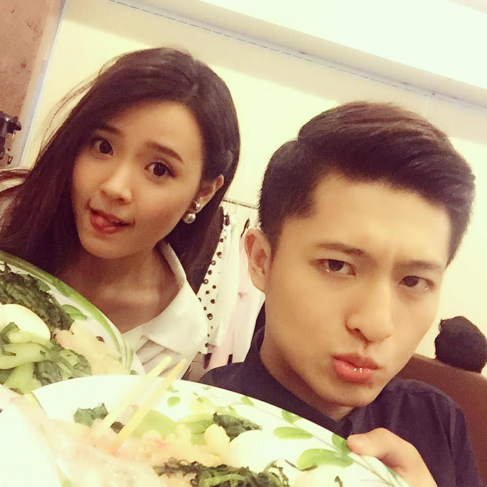 Midu và Harry Lu từng vướng tin đồn hẹn hò. Tuy nhiên, Midu cho biết, cả hai chỉ là bạn.