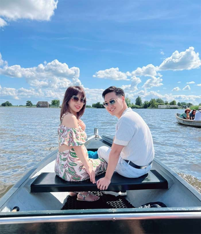 Vợ chồng Mạnh Trường - Phương Phạm được coi là một trong những cặp đôi hạnh phúc nhất Vbiz.