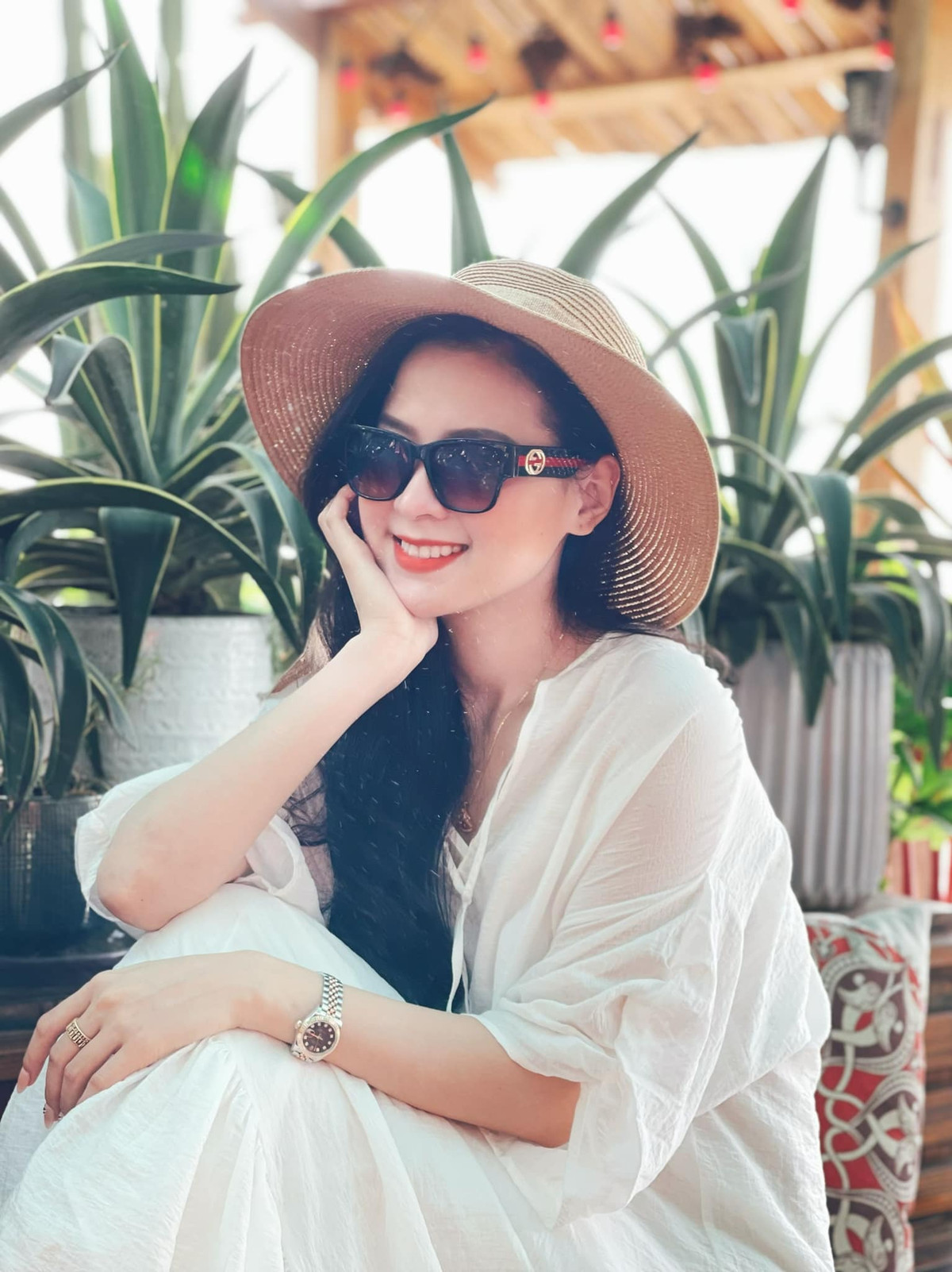  Bạn gái ca sĩ của Minh Luân sở hữu nhan sắc xinh đẹp ngọt ngào và đằm thắm, được người hâm mộ ví như hoa hậu.