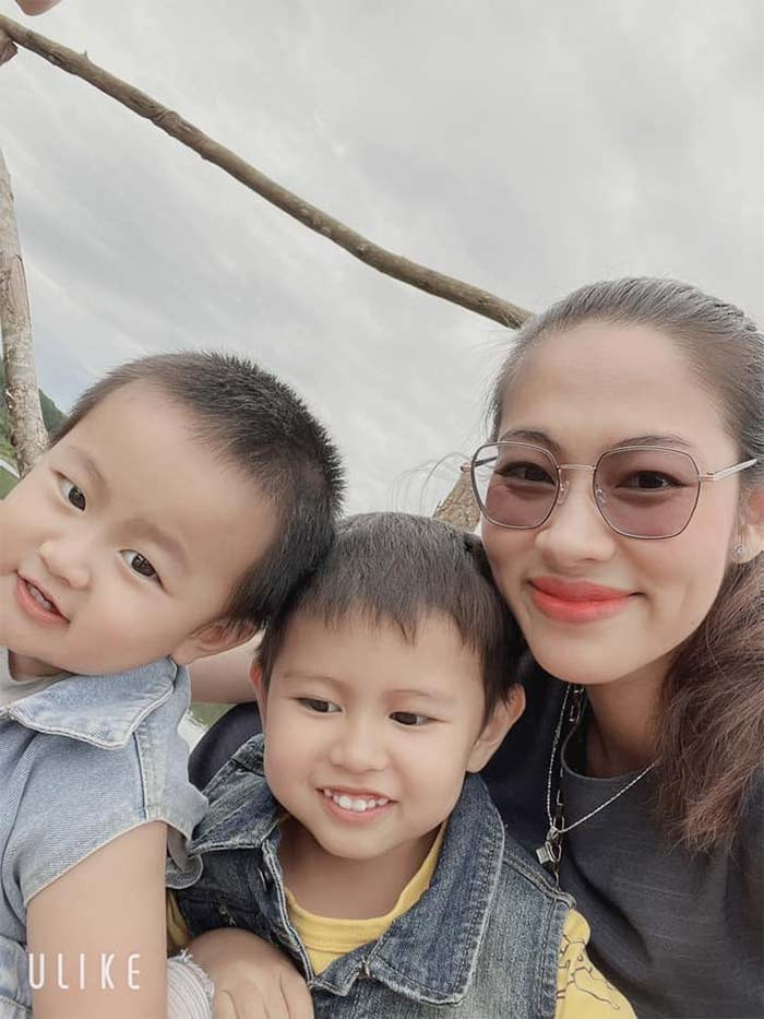 Thùy Trang cũng thường gây chú ý trên mạng khi đăng những status gây sốc bình luận về một người, một vấn đề nào đó.