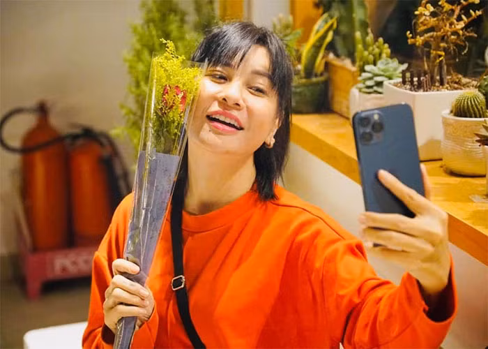 Trang phục sặc sỡ, thần thái tươi vui cũng là một trong những yếu tố giúp .