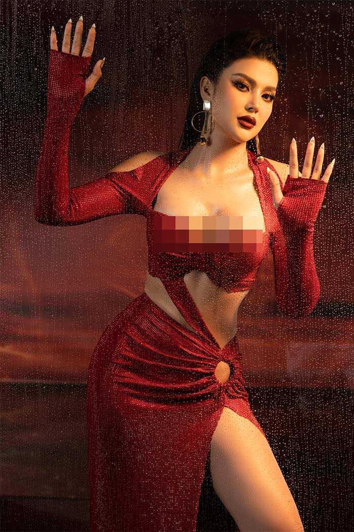 Lily Chen (tên thật là Trần Kim Ngọc), sinh năm 1995 tại Tây Ninh.