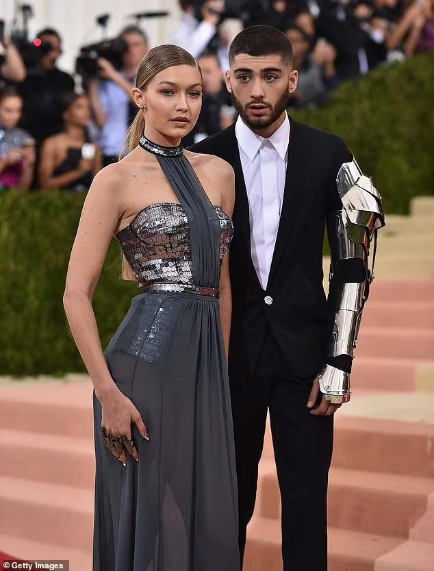 Gigi Hadid từng hẹn hò với nam ca sĩ nhóm One Direction, Zayn Malik, vào năm 2015 và có một con gái chung vào năm 2020. Hai người chia tay vào cuối năm 2021. (Ảnh: Getty Images)