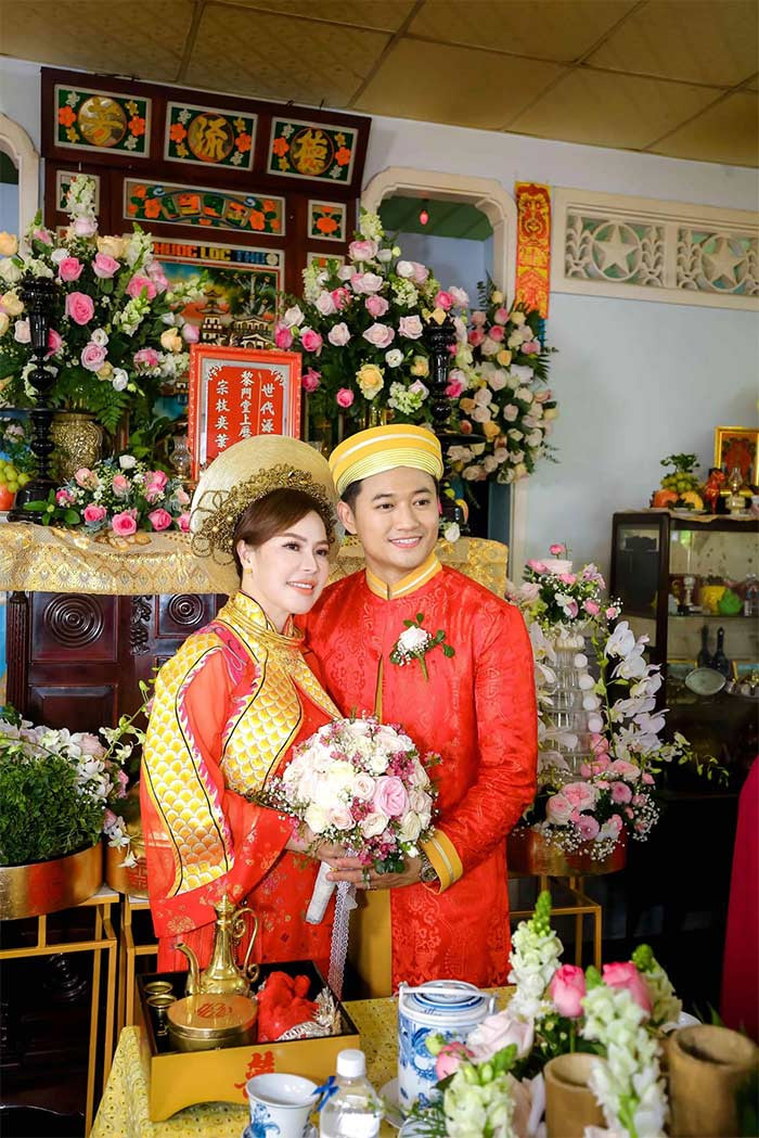 Cuối năm 2020, nam diễn viên kiêm ca sĩ khiến cả Vbiz bất ngờ khi tuyên bố kết hôn với nữ đại gia Ngọc Tiền.