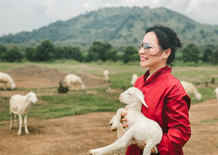 Ngọc Tiền rất gần gũi thân thiết với các thành viên gia đình chồng.