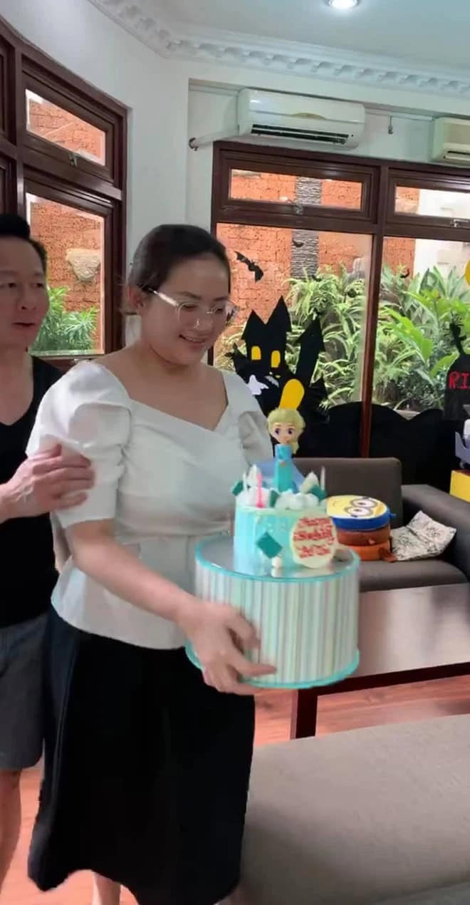 Có thời điểm Phan Như Thảo nặng tới 70kg. (Ảnh: FBNV)