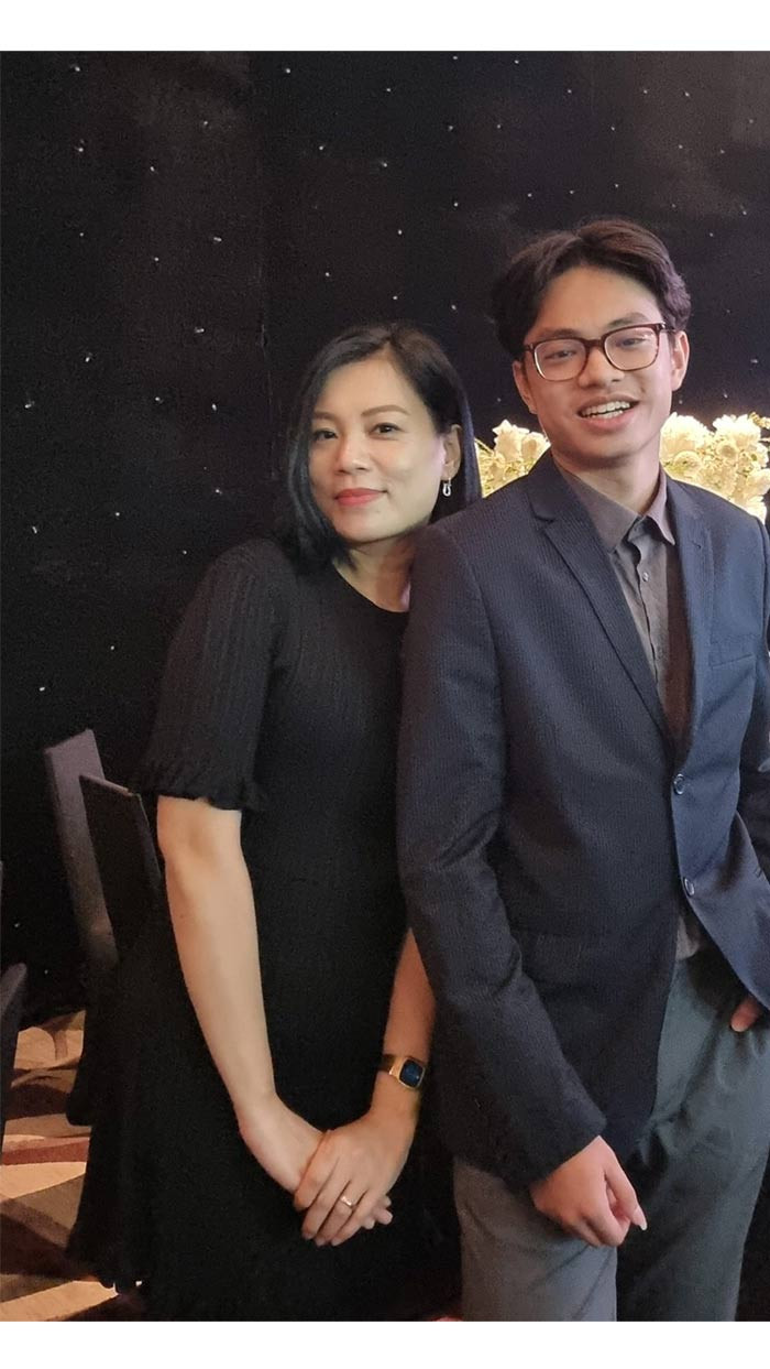 Những bức ảnh đăng trên trang cá nhân của Khánh Minh đều được bình luận là giống bố Bắc khi đóng vai Núi trong phim "Sóng ở đáy sông".