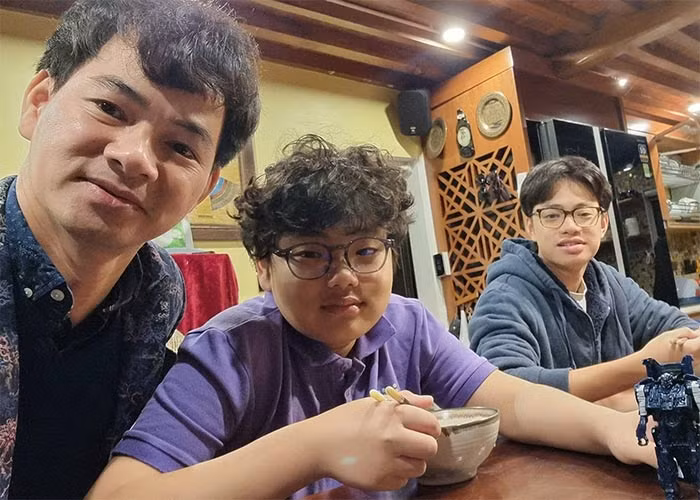 Vẫn khuôn mặt dễ thương từ thời tham gia chương trình "Bố ơi, mình đi đâu thế?", nhưng giờ Bi béo chững chạc hơn nhiều.