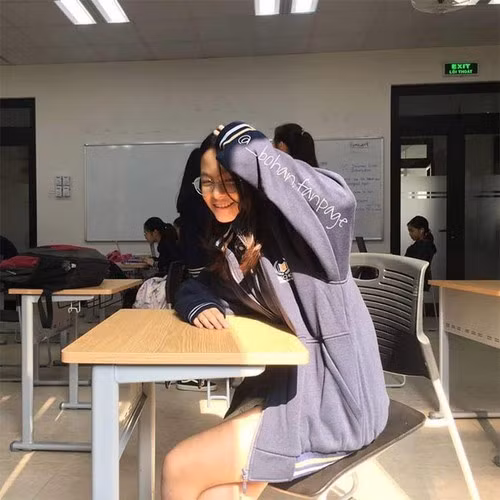 Kể từ khi đi du học, cô con gái 16 tuổi của MC Phan Anh khá kín tiếng trên mạng xã hội.