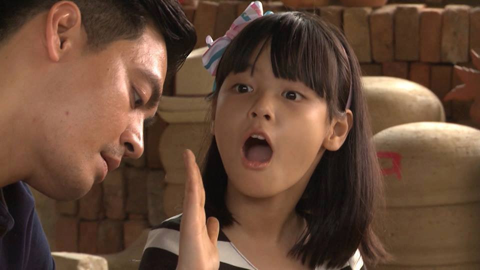 Sau 8 năm tham gia chương trình truyền hình thực tế “Bố ơi! Mình đi đâu thế?” năm 2014, Hoàng Dương Bảo Anh (Bo) - con gái MC Phan Anh vẫn nhận được nhiều sự quan tâm nhờ sự nhí nhảnh, hồn nhiên.