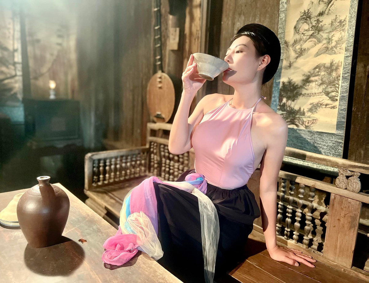 Là gương mặt quen thuộc trong các bộ phim hài Tết, năm nay diễn viên Thanh Hương tiếp tục "đắt show" khi tham gia một loạt phim như: "Ai là chưởng lễ" của đạo diễn Trung Trần hay "Đại gia chân đất số 13" của đạo diễn Bình Trọng...