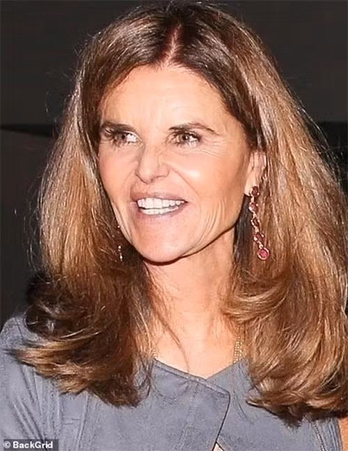 Dù bị coi là già hơn so với tuổi 66 của mình, nhưng khi có trang điểm, khuôn mặt của Maria cũng đỡ hoảng hồn hơn. (Ảnh: BackGrid)