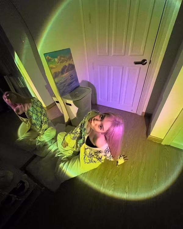 Sự tái xuất lần này của Thu Cầm cho thấy cô bạn đã có sự chuẩn bị rất kỹ về hình ảnh lẫn giọng hát.