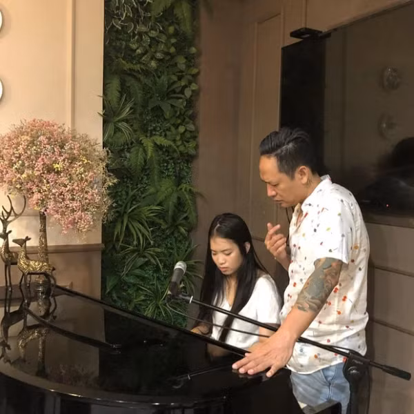 Con gai ca si Duy Manh vua xinh lai gioi, theo nghiep bo