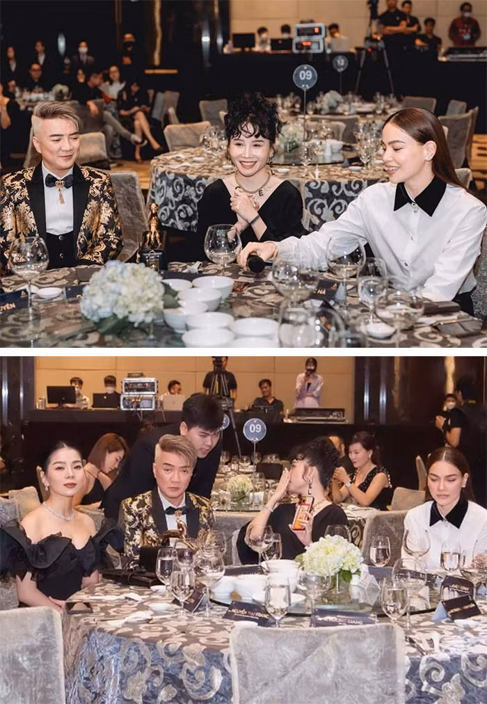 Mới đây nhất, khuôn mặt lạnh nhạt, căng cứng của hai nữ ca sĩ khi cùng xuất hiện tại một sự kiện khiến cộng đồng mạng quan tâm. Trên trang cá nhân của mình, Hà Hồ còn đăng bức ảnh đã cắt bớt phần hình của Lệ Quyên và không đăng bất cứ một bức hình nào có cựu bạn thân trong sự kiện đó.