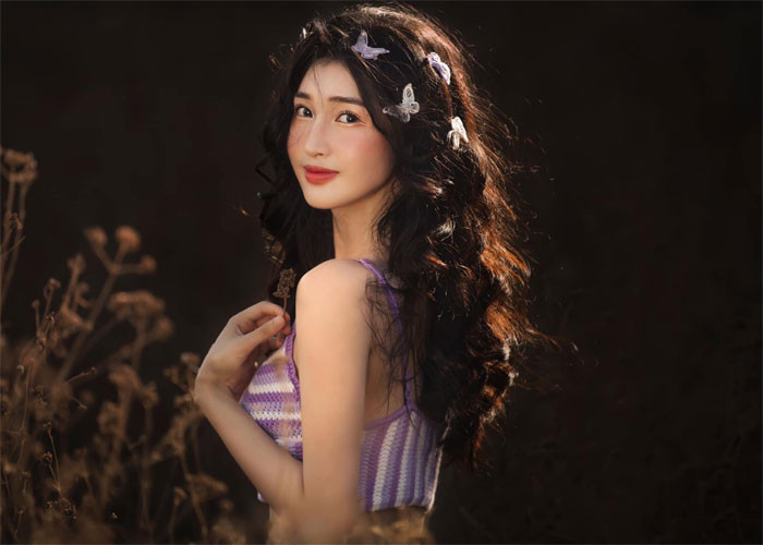 Ngoài vóc dáng đẹp, Phương Nhi còn sở hữu gương mặt thanh tú, dịu dàng.