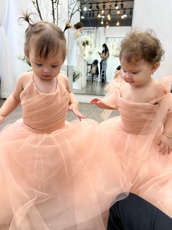 Cap song sinh lai Tay cua Diem Chau hoa cong chua sieu dang yeu