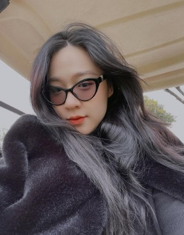 Hà My ngày cành xinh đẹp mặn mà, gương mặt toát lên sự hạnh phúc và viên mãn.