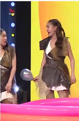 Đôi khi màn thể hiện quá lố của cô lại nhận về những bình luận tiêu cực.