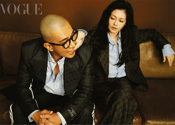 "Khi anh ấy hỏi cưới tôi trên điện thoại, tôi đã nói sao anh lại hỏi em khi cả hai chúng ta đã già như vậy? Nhẽ ra anh phải cầu hôn em từ 20 năm trước", Từ Hy Viên nói với phóng viên Vogue.