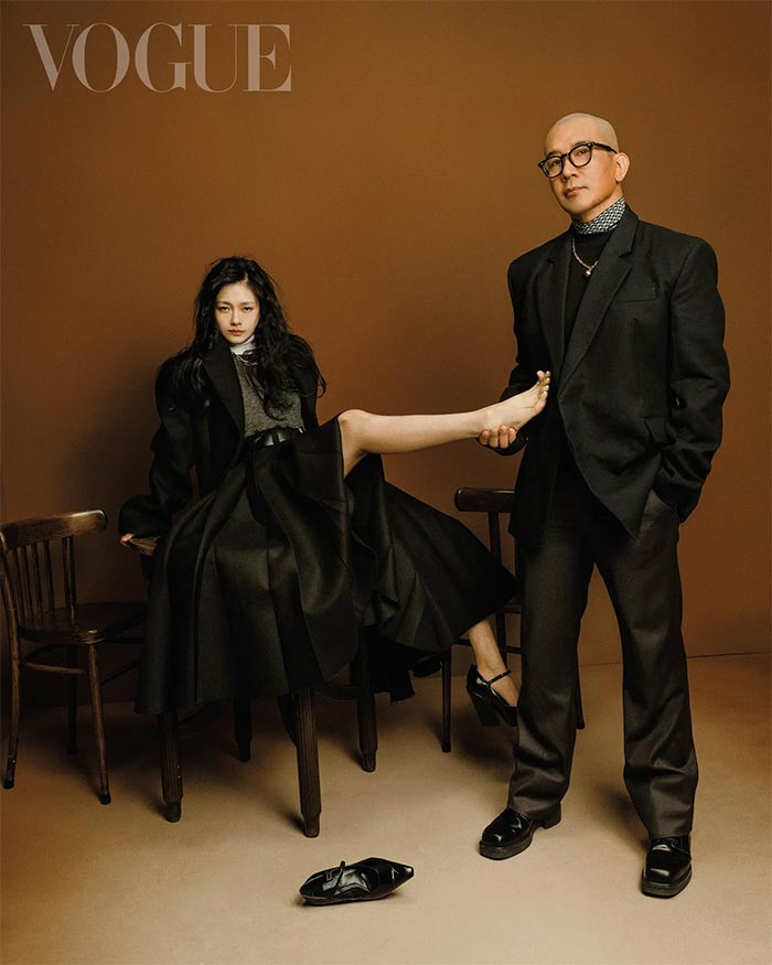 Về phía DJ Koo, anh cho biết: "Tôi phải lòng cô ấy ngay từ cái nhìn đầu tiên, đó là tình yêu sét đánh. Hy Viên chính xác là cô gái tôi thích từ vẻ ngoài lẫn nội tâm. Cô ấy giao tiếp tốt, vui tính, xinh đẹp, sexy. Chúng tôi rất vui khi được làm việc cùng nhau".