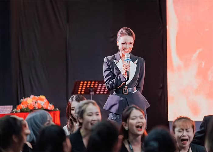 Năm 2021, Minh Hà rời VTV và dành thời gian đi du lịch, nghiên cứu, giảng dạy về khoa học tâm trí, phát triển tiềm năng con người.