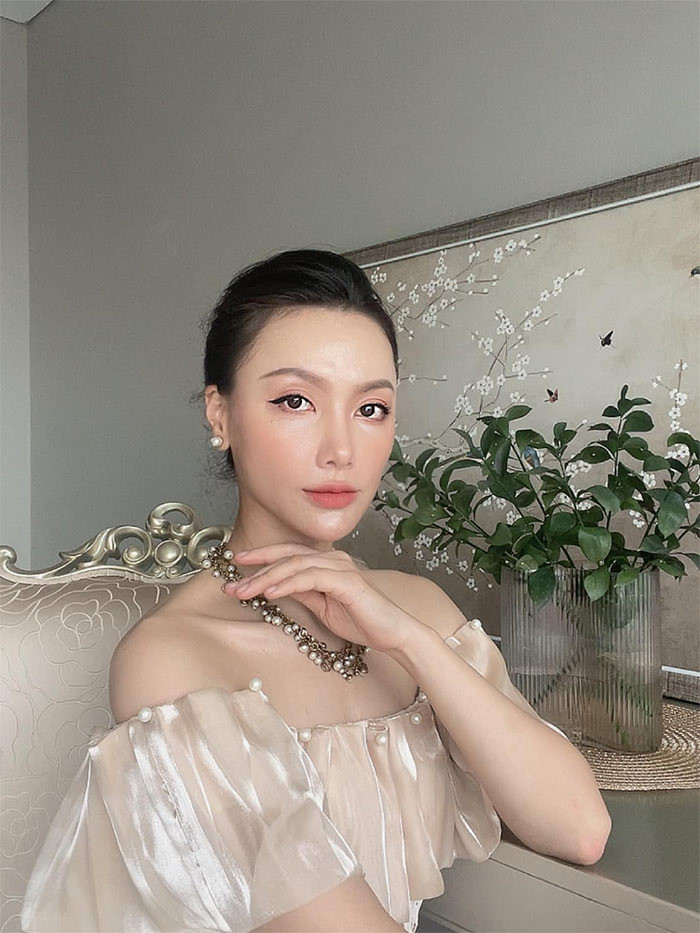 Minh Hà từng tham gia một số bộ phim truyền hình ăn khách như: "Lập trình cho trái tim", "Xin thề anh nói thật", "Lời thú nhận của Eva", "Hôn nhân trong ngõ hẹp". Sau phim "Lựa chọn cuối cùng", Minh Hà ít đóng phim mà tập trung cho công việc tại đài truyền hình.